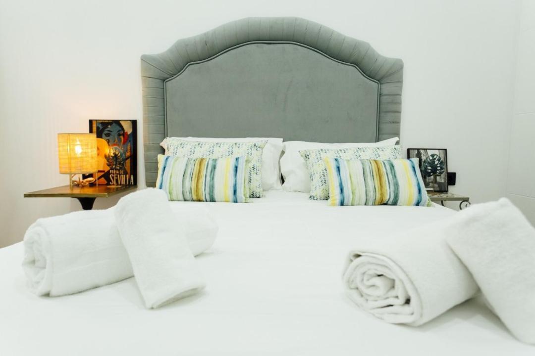 Modern With Seasonal Swimming Pool- 1Bd 1Bth- Goyeneta Apartment เซบีญา ภายนอก รูปภาพ