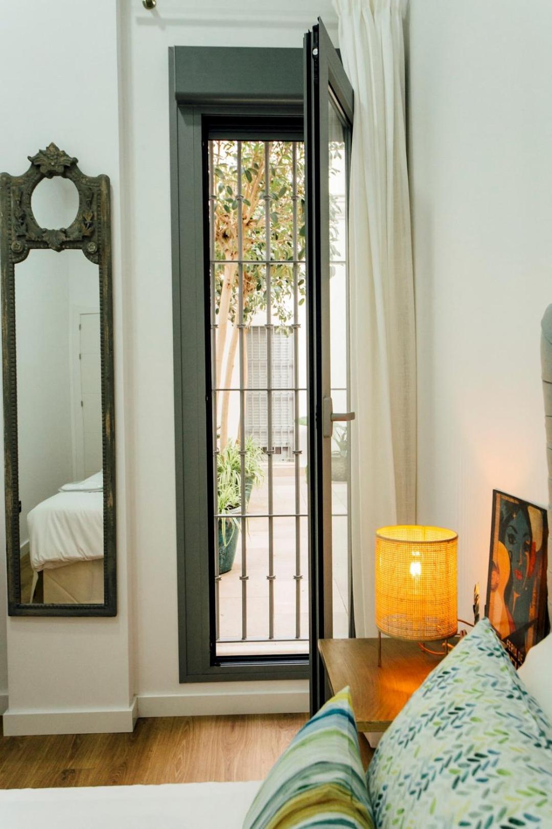 Modern With Seasonal Swimming Pool- 1Bd 1Bth- Goyeneta Apartment เซบีญา ภายนอก รูปภาพ