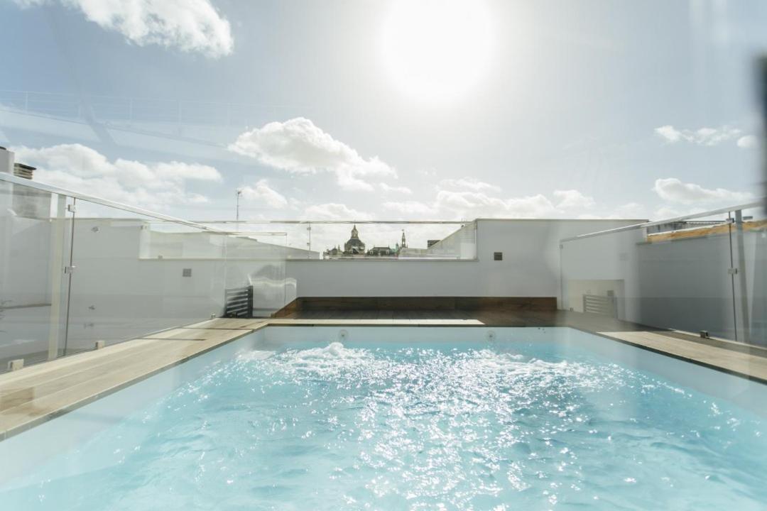 Modern With Seasonal Swimming Pool- 1Bd 1Bth- Goyeneta Apartment เซบีญา ภายนอก รูปภาพ