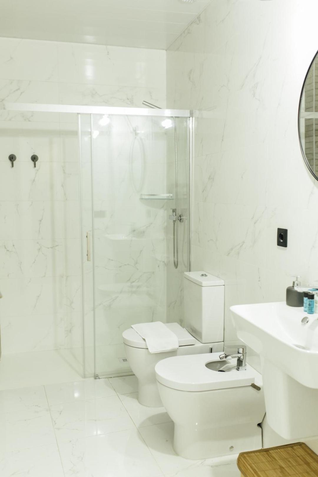 Modern With Seasonal Swimming Pool- 1Bd 1Bth- Goyeneta Apartment เซบีญา ภายนอก รูปภาพ